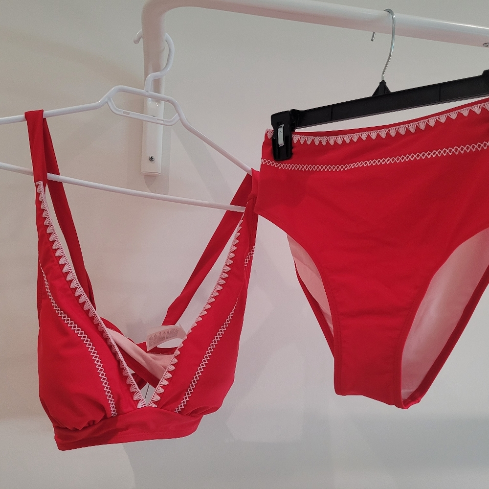 Cupshe Red Lace Trim Women's Swimsuit Bikini NWT Size M